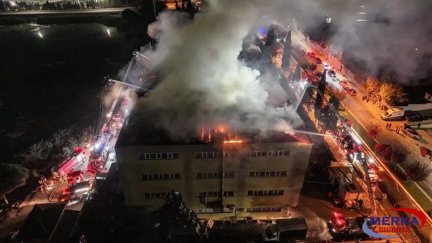   TUZLA’DA FABRİKA ALEV ALEV! SİGORTA GÜNDEMDE